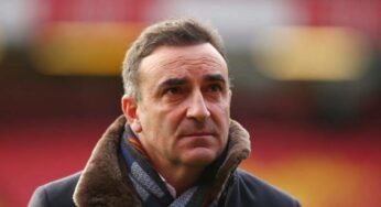 Flamengo faz consulta por Carlos Carvalhal