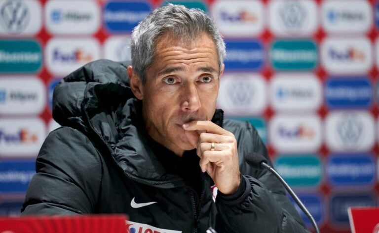 Paulo Sousa assina com Flamengo e define data de chegada ao Brasil