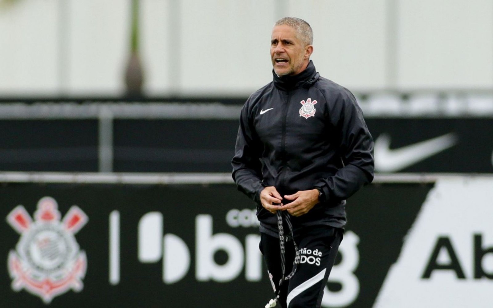 Ronaldo quer Sylvinho, do Corinthians, como técnico do Cruzeiro, diz jornalista