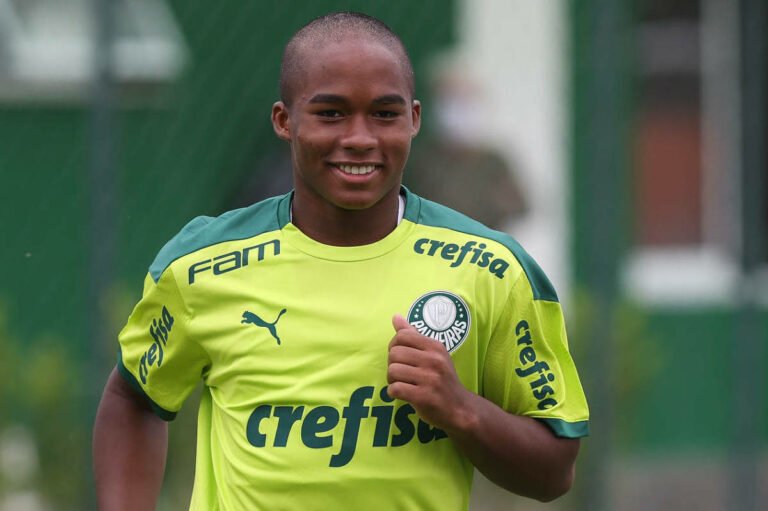 Florentino Pérez dá aval, e Real Madrid prepara proposta por Endrick