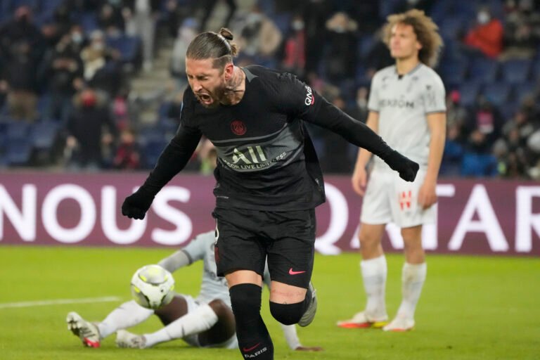 Jornal francês corneta e cita ‘défict atlético’ em Sergio Ramos