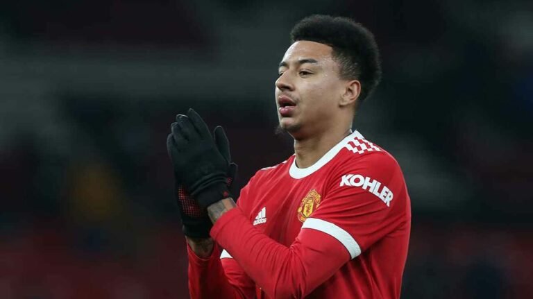 Lingard recusa propostas e permanece no Manchester United