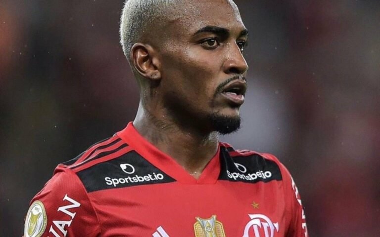 Benfica encerra negociações com Flamengo por Ramon, diz jornalista