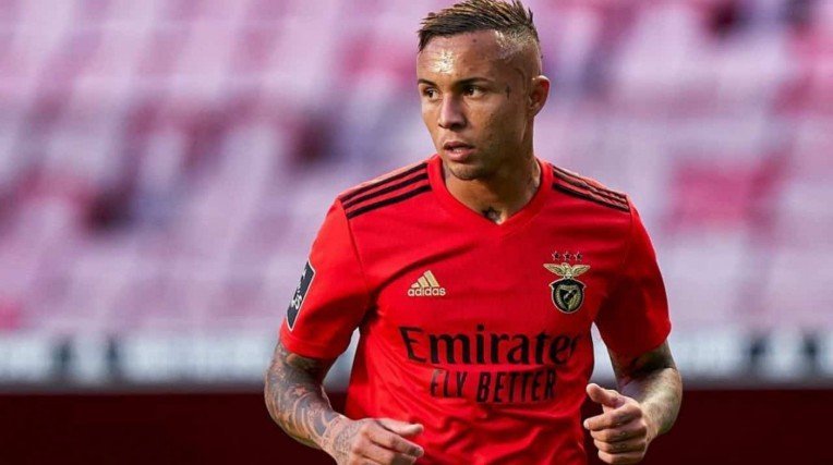 Especulado no futebol Brasileiro, Everton quer permanecer na Europa