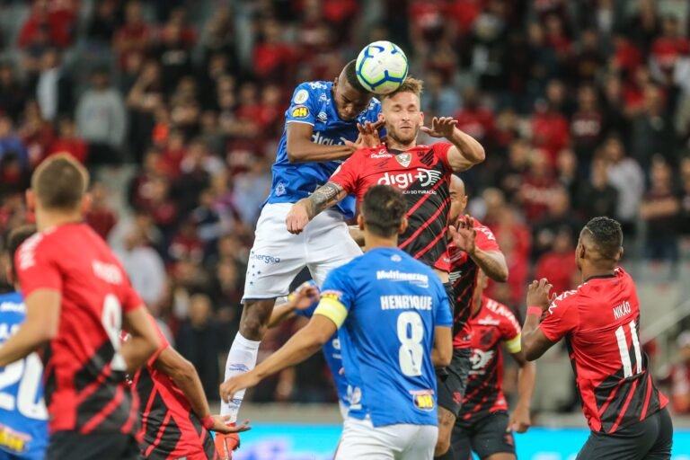 Apresentador afirma que Athletico-PR é maior que Cruzeiro