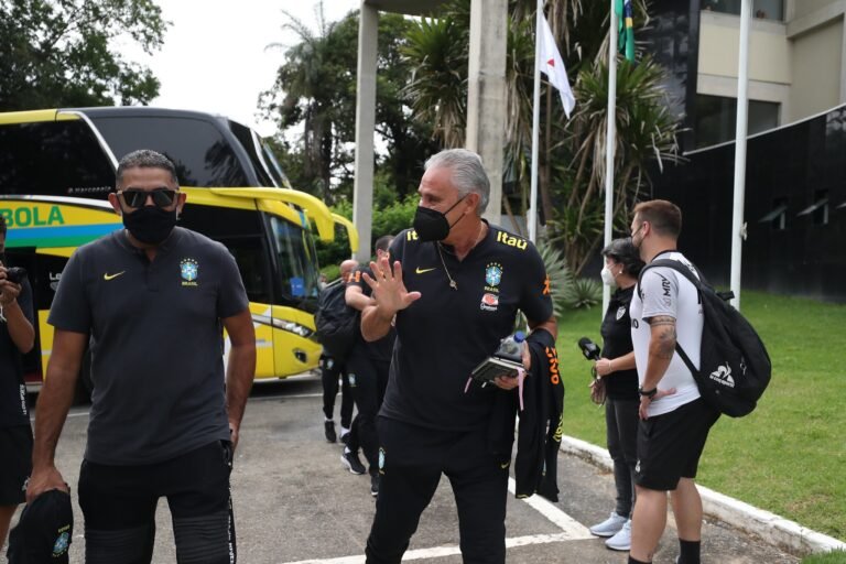 Seleção Brasileira passa tarde de folga em visita a Cidade do Galo