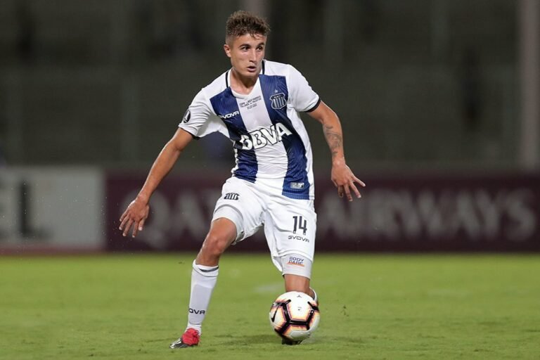 Talleres recusa proposta do Inter por lateral-direito
