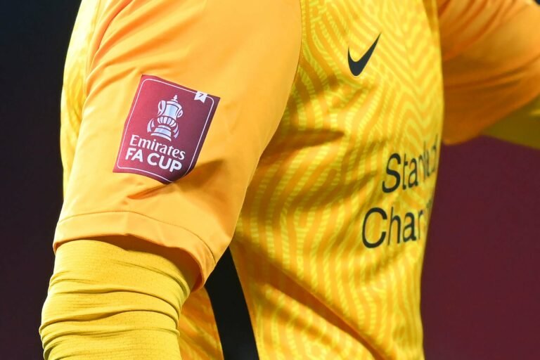 Clubes ingleses são obrigados a jogar a FA Cup mesmo com desfalques por Covid