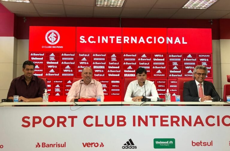 Medina fala sobre reforços em apresentação: “Necessitamos de um plantel amplo”
