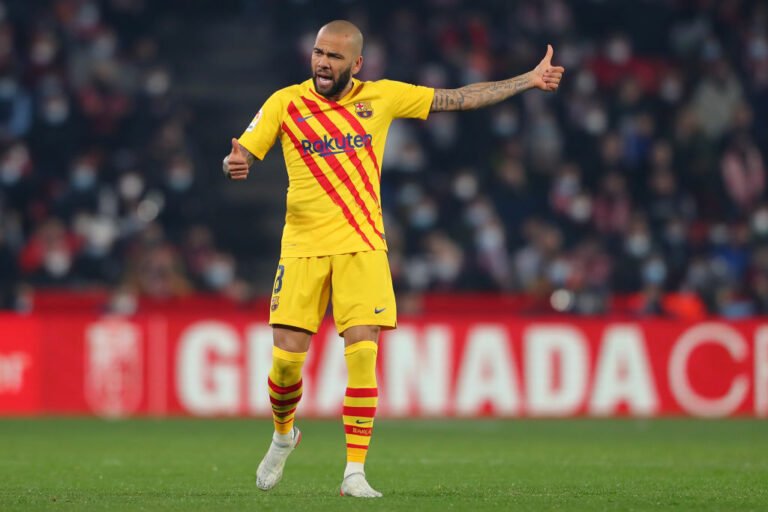Daniel Alves se torna o jogador mais velho a atuar pelo Barcelona na LaLiga