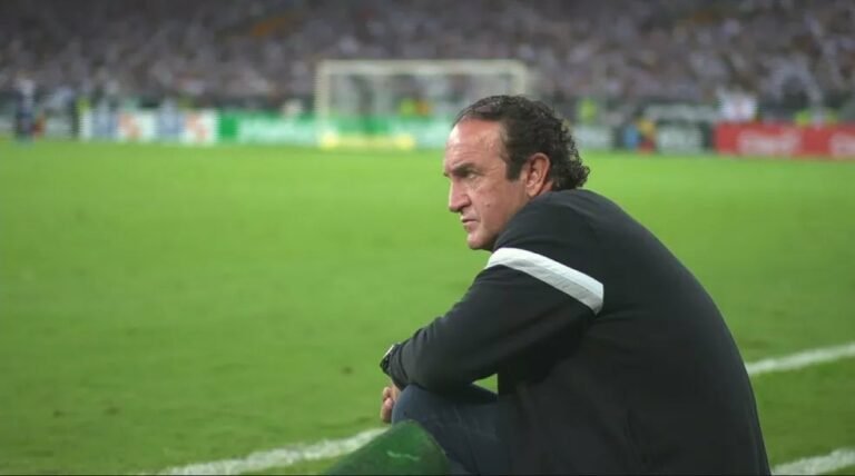 Após rumores, possibilidade do retorno de Cuca é descartada