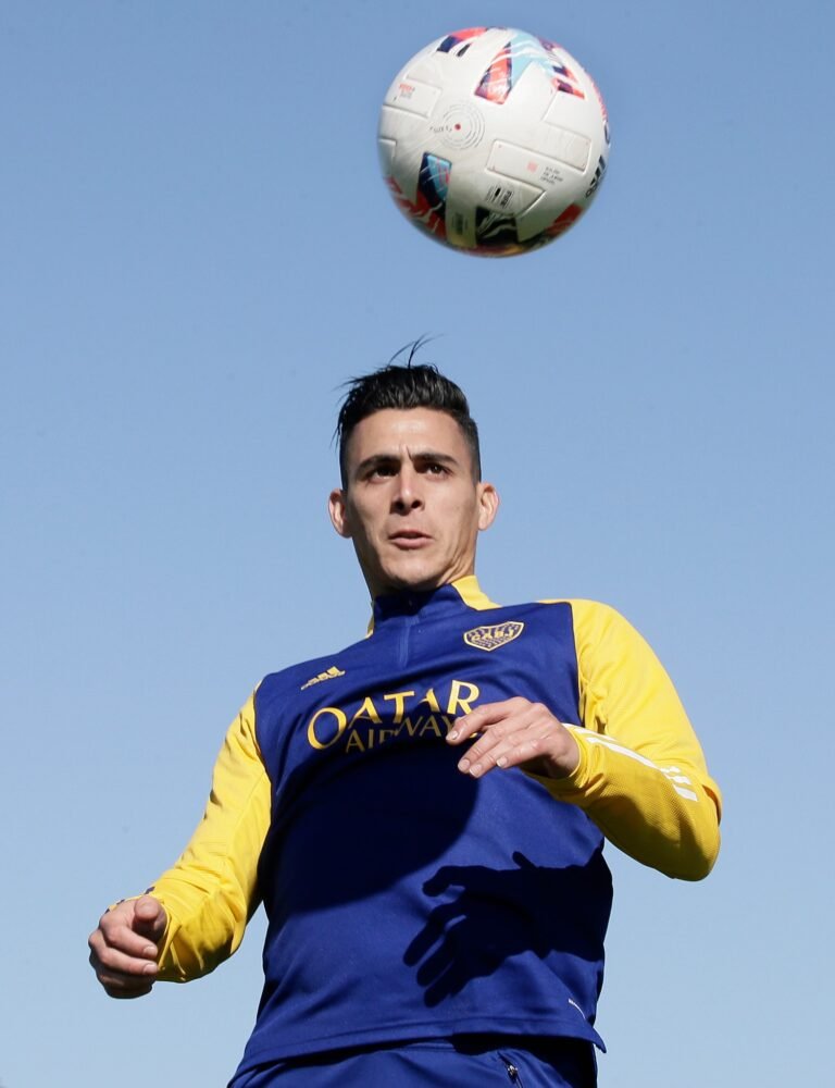 Possível novo reforço alvinegro, Cristian Pavón pegará seis jogos de suspensão na Libertadores 2022