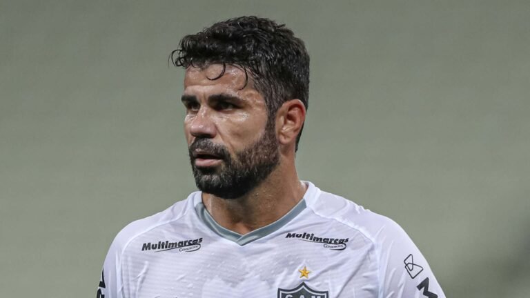 Diego Costa recebe propostas do exterior, mas indica preferência ao Corinthians