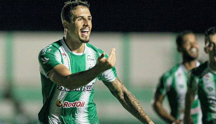 Guilherme Castilho exalta elenco do Atlético-MG, e rasga elogios a Godín