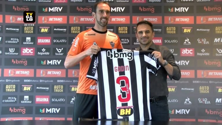 Número de camisa, adaptação, e motivação: Diego Godín é apresentado no Atlético Mineiro