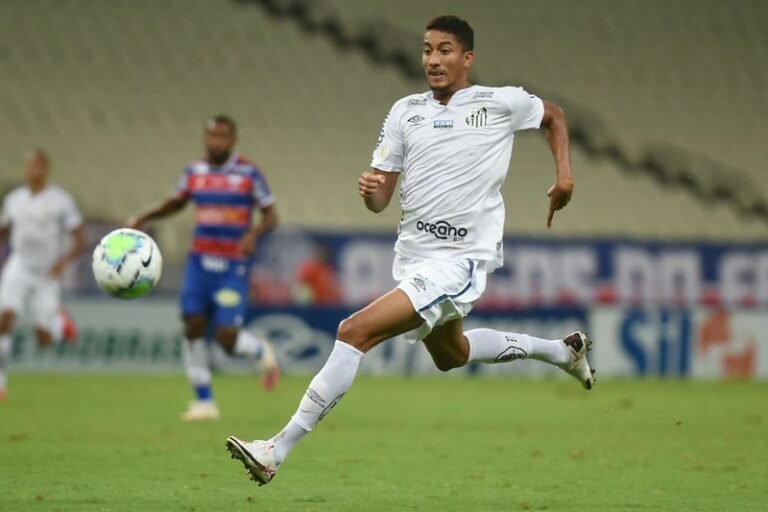 Santos acerta empréstimo de Bruno Marques para clube português; veja detalhes