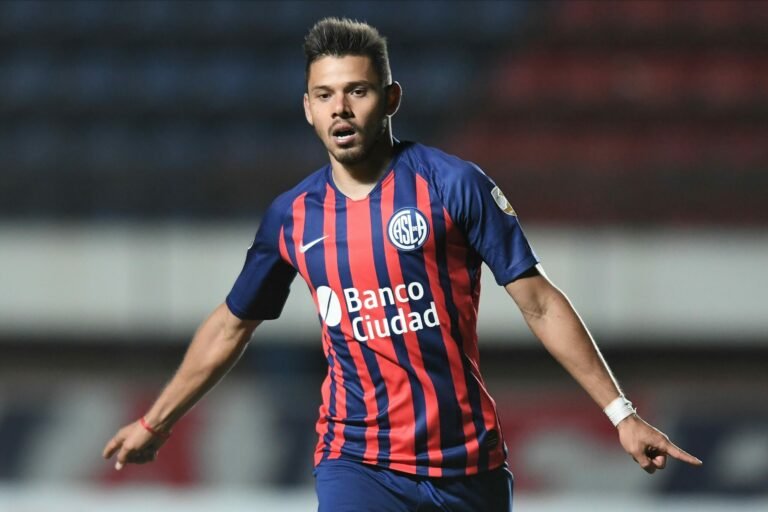 Flamengo avalia contratação de Ángel Romero, ex-Corinthians