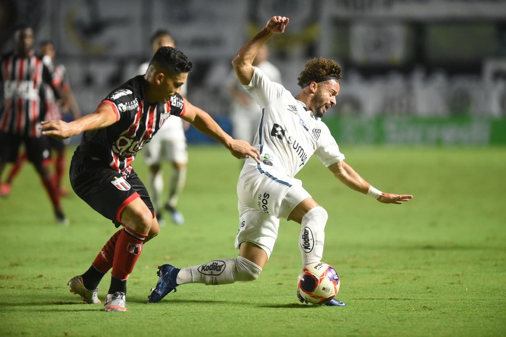 De saída do Santos, Lucas Venuto deve ser anunciado no Guarani