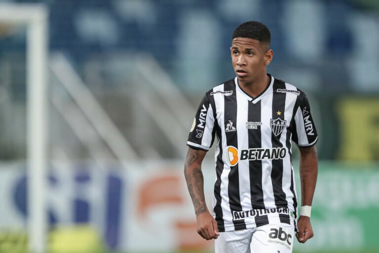 Atlético Mineiro recusa oferta do Red Bull Bragantino pelo jovem atacante Savinho