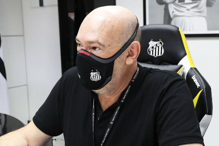 Rueda testa positivo para Covid-19; Já são mais de 50 casos entre jogadores e funcionários no Santos