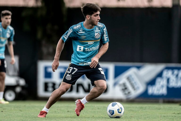 Após rescindir com o Santos, Lacava encaminha acerto com clube português