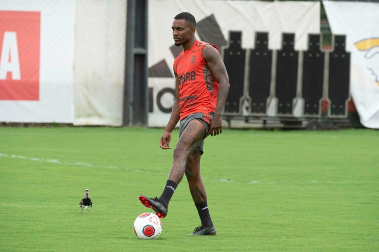 Ramon tem problema na coxa e desfalca Flamengo na estreia do Carioca