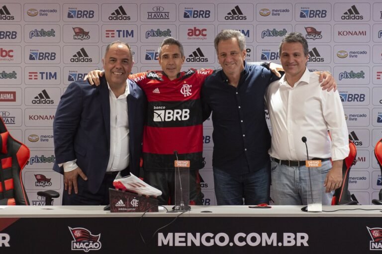 Após contratação de Marinho, Flamengo irá a Europa em busca de mais reforços