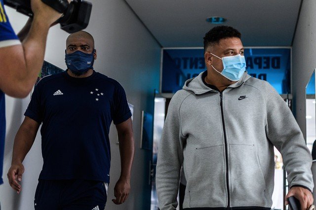 Sérgio Santos afirma que Ronaldo irá pagar o transfer ban e admite: “Estivemos perto de fechar as portas”