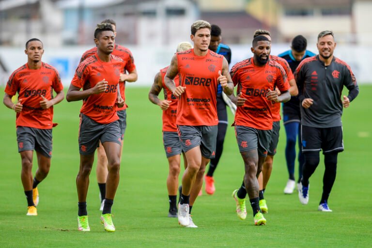 Três jogadores do Flamengo tem chamado atenção de Paulo Sousa na pré-temporada