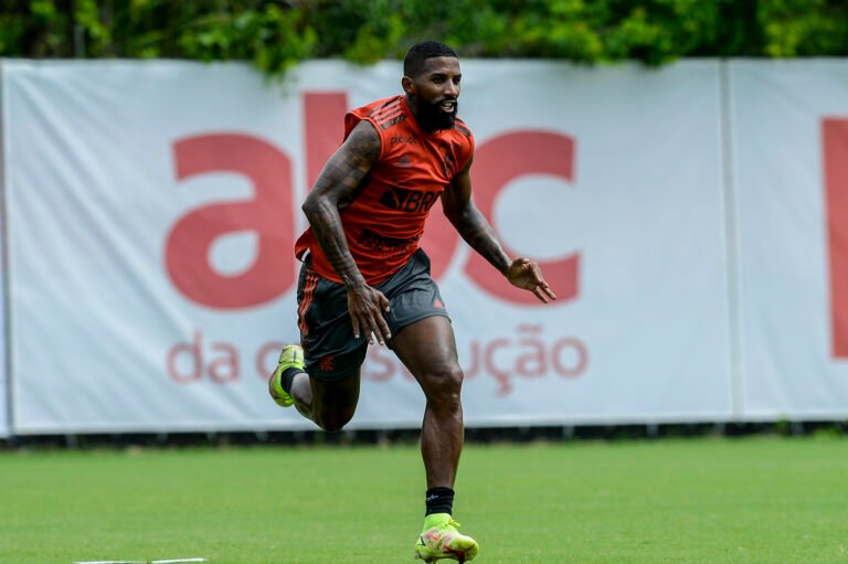 Empresário de Rodinei revela procura de três clubes do Brasileirão; Fla definiu preço