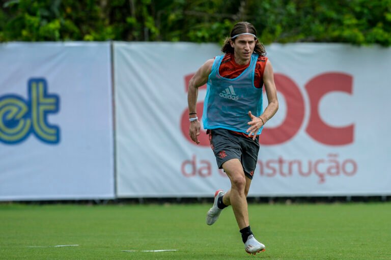 Filipe Luís e João Gomes testam positivo para Covid-19