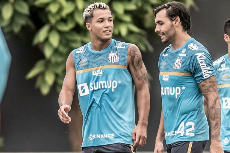 Dono da ‘Camisa 9’, Marcos Leonardo fala em “fazer muitos gols e ganhar títulos”