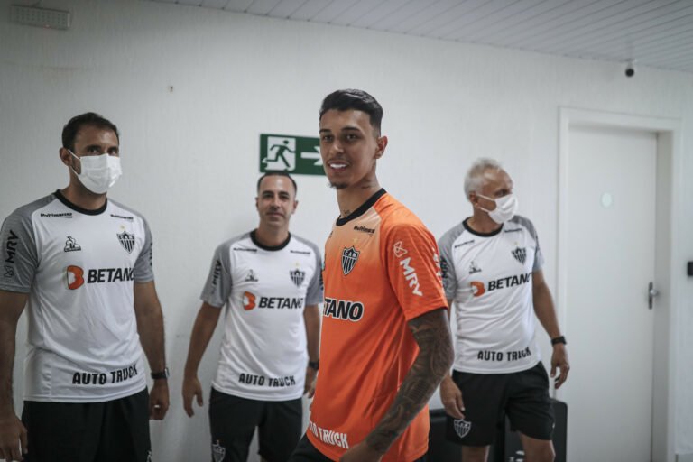 Destaques do Juventude no ano passado, Castilho e Vitor Mendes retornam oficialmente ao Atlético e iniciam treinamentos