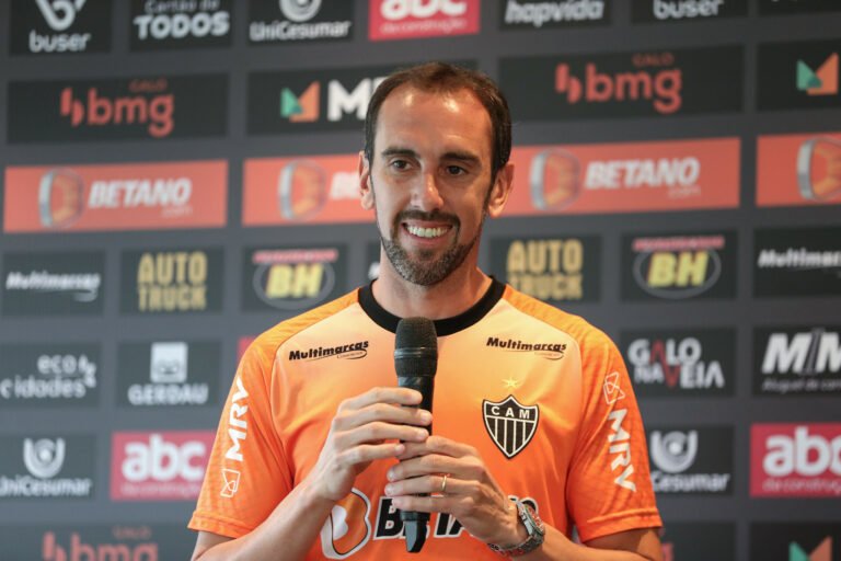 Godín fala sobre ‘preferência’ em ganhar o Brasileirão e sonha com final da Libertadores