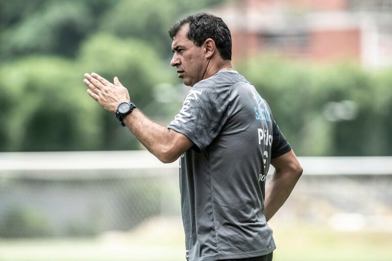 Contra o Corinthians, Santos espera ter reforços dentro e fora de campo