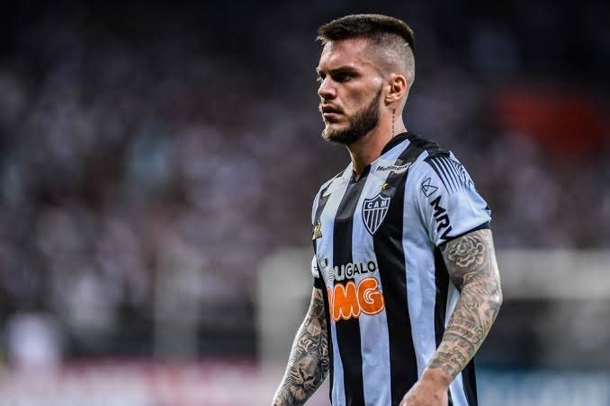 Fluminense pode aumentar oferta por Nathan, diz portal