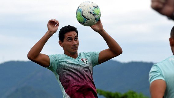 Em rede social, Ganso desmente que tenha discutido com Abel Braga