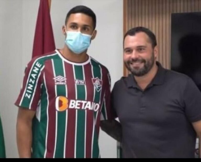 Vazou! Cristiano tem foto divulgada e é o novo reforço do Fluminense