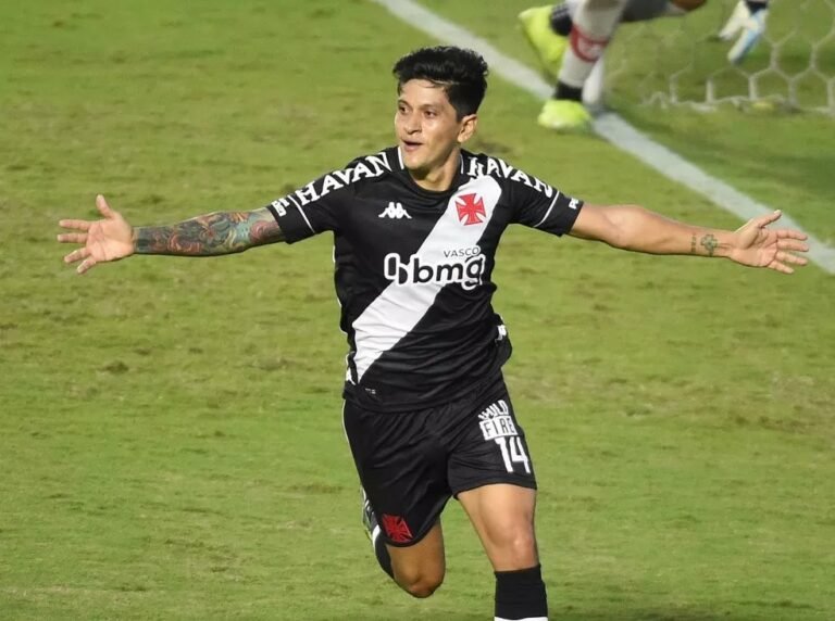 Fluminense encaminha acerto com Germán Cano; Rio de Janeiro é preferência do atacante