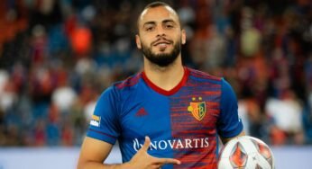 Corinthians entra na briga por Arthur Cabral, ex-Palmeiras