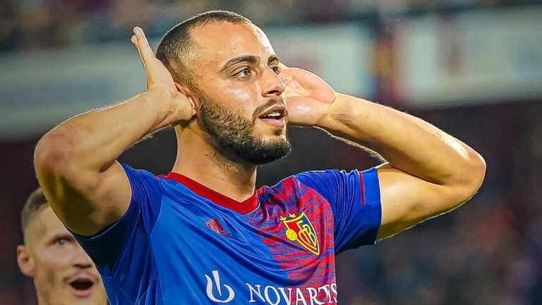 Corinthians procura parceiro para ajudar na contratação de Arthur Cabral