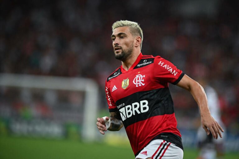 Flamengo acerta renovação de Arrascaeta, diz jornalista