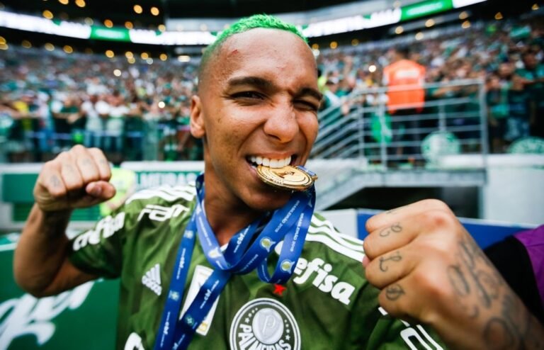 Palmeiras planeja renovar contrato de Deyverson, diz site