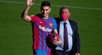 Barcelona informa que Ferrán Torres e Pedri testaram positivo para Covid-19