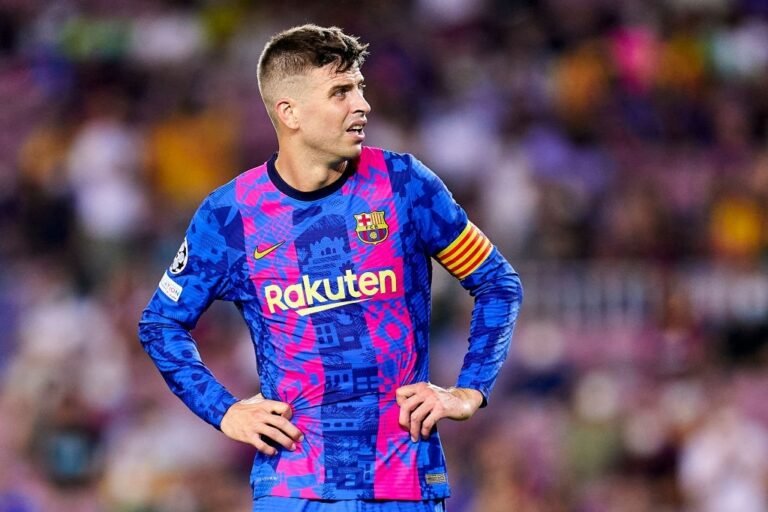 Piqué toma atitude curiosa para desmentir notícia sobre seu salário no Barcelona