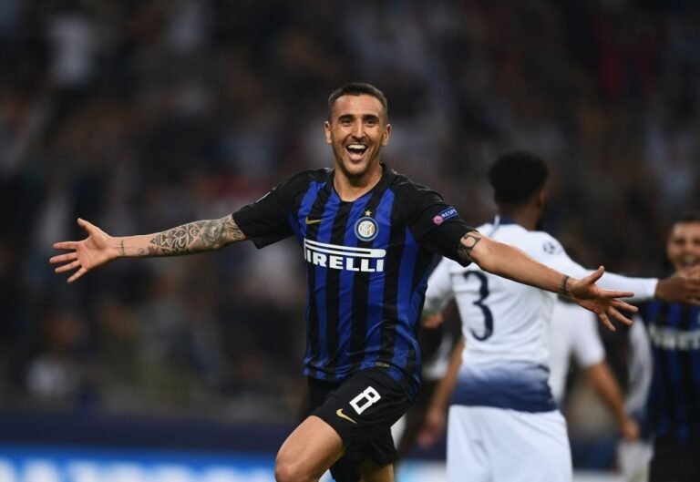 Paulo Sousa pede contratação de volante ao Flamengo; uruguaio é monitorado