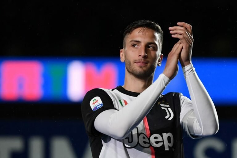 Rodrigo Bentancur pode deixar a Juventus rumo a Premier League