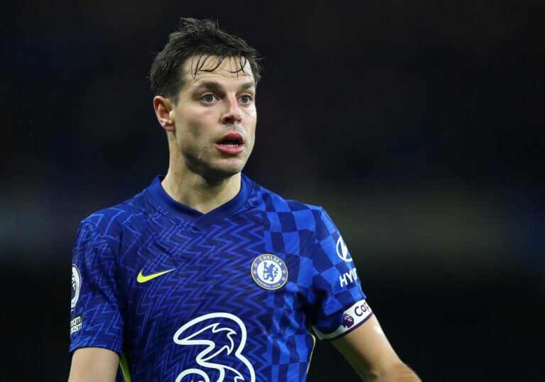 Chelsea planeja renovação de contrato de César Azpilicueta