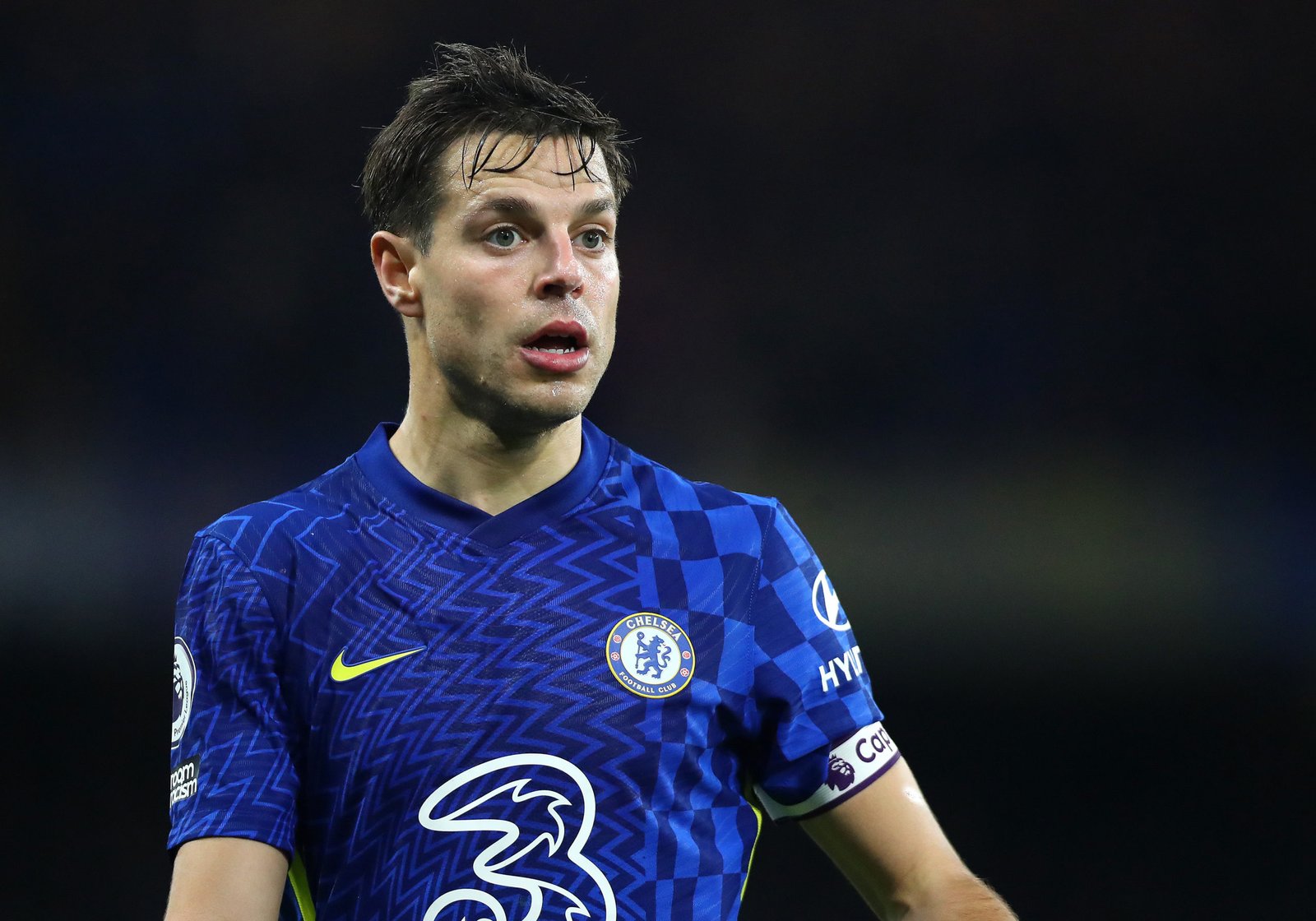 Chelsea planeja renovação de contrato de César Azpilicueta