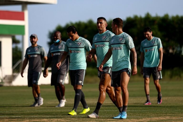 Em dia: Fluminense paga salários CLT de janeiro a jogadores e funcionários